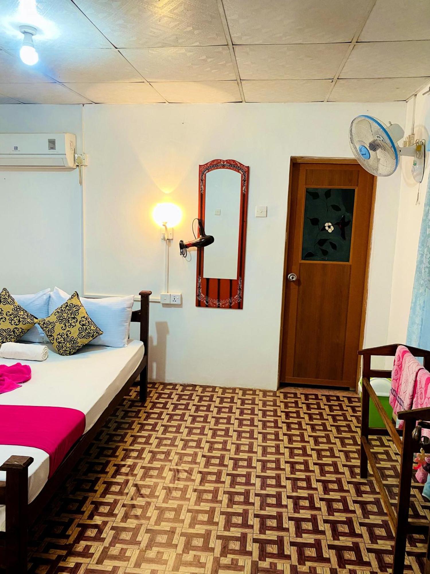 Sigiri Lakshan Home Stay Σιγκιρίγια Εξωτερικό φωτογραφία